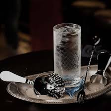 With its lively brasserie & bar concept, die bank offers a modern generosity in a classic atmosphere. Bars In Hamburg Die Besten Bars Mixology Bar Guide