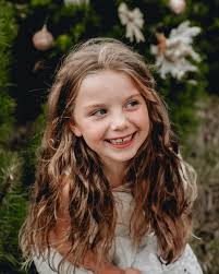 🎄 Christmas Mini-Session Giveaway! 🎄 I'm so excited to announce that I'm  giving away a FREE Christmas mini-session at the beautiful Christmas tree  farm this November! 🌲✨ Here's how to win: 1.