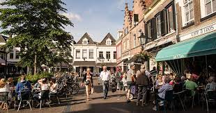 In het hart van de binnenstad van zwolle ligt dit verzorgde, aantrekkelijke tweekamer appartement. Geniessen In Zwolle