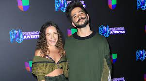 Evaluna mercedes reglero rodríguez, known as evaluna montaner, is a venezuelan actress, youtuber and singer, daughter of singer ricardo mont. Under The Covers Evaluna Montaner And Camilo Post An Intimate Photo And Ignite Social Networks Photo