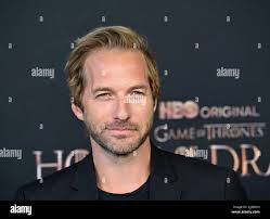 Ryan hansen hi-res stock photography and images