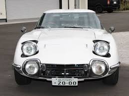 トヨタ2000gtの詳細撮影第2弾はリトラクタブルヘッドライト 博物館に展示されているトヨタ2000gtでは滅多に見ることの出来ない リトラクタブルヘッドライトを上げた状態 今回は特別にこのライトを上げた状態での撮影も トヨタ2000gt トヨタ アストンマーチン