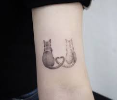 25 70 Katzentatowierungen Das Beste Was Sie Je Gesehen Haben Seite 2 Von 7 Katze Tatowierung Tattoos Katze Pfotenabdruck Tattoo Katzentattoos