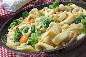 Tortelloni In Kasesahnesosse Von Cloudy86 Chefkoch Rezept Rezepte Kase Sahne Sauce Kase Sahne Sosse