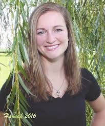 Shelly Dooley's Instagram, Twitter & Facebook