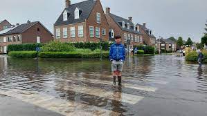 Natte overstromingsvlakten in het rivierengebied. Wateroverlast Door Hevige Regen In Regio Turnhout Rtv