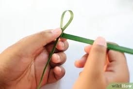 Take a palm that is about 2 feet long and 1/2″ 2. How To Make A Palm Frond Cross 14 Steps With Pictures Wikihow