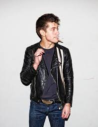 The arctic monkeys owe a lot of their success to the world of social media, known as one of the first bands to go viral as a result of myspace. Alex Turner Of Artic Monkeys I Could Listen To His Voice Forever Alex Turner Arctic Monkeys Artic Monkeys