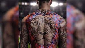 Memphis depay tattoo on hand. Barca Announce Depay Signing With Lion Heart Tattoo Video As Com