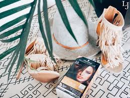 Apply the bleach in a thick layer, ensuring that all strands are equally covered as you go. Lynnette Joselly How To Do Ombre Balayage Hair Extensions At Home