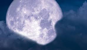 Horoscop urania saptamanal prezinta detaliat horoscopul zilnic, saptamanal,lunar si anual in 2021 pentru fiecare zodie, facand o analiza detaliata fiecarui plan care influenteaza soarta unui individ in viata de zi cu zi, si aici vorbim de plan sentimental, familial, profesional etc. Luna Plina Yogasat Cursuri Yoga Bucuresti