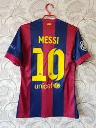 Erstmals werden die katalanen auf die typischen vertikalen streifen verzichten. Barcelona Home Fussball Trikots 2014 2015 Sponsored By Qatar Airways