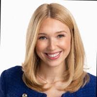 Mae Spencer's Instagram, Twitter & Facebook