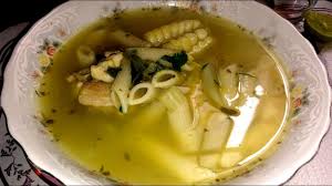 A menudo se sirve con trozos de carne o con granos de arroz o cebada, pasta, zanahoria, papa amarilla, apio, cebolla blanca, etc. Cocina Peruana Sopa De Pollo Hecha En Casa Youtube