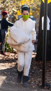 The hottest images and pictures of selena gomez are just too damn good. Selena Gomez Is The Ultimate Winter Style Muse Cosmopolitan U K