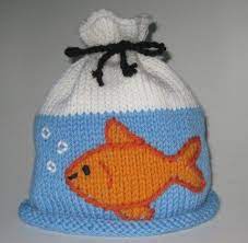 Goldfish In A Bag Hat Pdf Knitting Pattern Tricot Tricot Et Crochet Chapeau Tricote