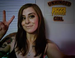 My sister and her man made me an Unhinged Pizza Girl sign and I almost  cried 😭❤️🤌🏻