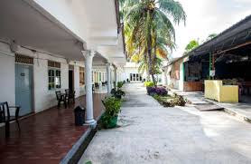 Hotel satu ini berjarak sekitar 101 meter saja dari pantai bandengan, serta menawarkan akses yang dekat menuju jepara ourland park (1,38 km), 3,37 km menuju pantai kartini, dan 4,15 km menuju. Penginapan Di Dekat Pantai Bali Lestari Dan Tarifnya Penginapan Net 2021