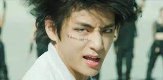 Amid the band's growing success, rumours have just emerged that one of the bts boys, v aka kim taehyung, is dating someone. Bts On Mv Release Was Bedeutet V Gesicht Tattoo Nomnomkiyow