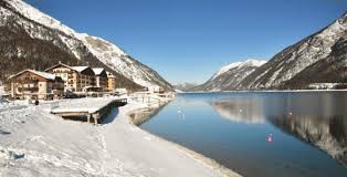 Achensee, winter, low water, mountain lake, jetty, shipping, shore, reeds. Gentleman Today Blog Archive Am Achensee Geht Im Winter Die Post Ab Gentleman Today