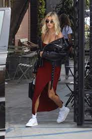 #hailey baldwin #hailey bieber #hailey baldwin style #hailey bieber style #justin bieber #candids #west hollywood #'20 #sneakers #nike #pants. Hailey Bieber News On Twitter Celebrity Style Casual Outfits Fashion
