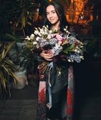 Манижа сангин стала героиней документального сериала о мигрантах. Manizha Sangin Lyudi Peterburga Sobaka Ru