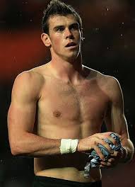 Gareth bale ile ilgili tüm haberleri ve son dakika gareth bale haber ve gelişmelerini bu sayfamızdan takip edebilirsiniz. Guy Adams The Once Shy Boy Who Grew Up To Be The World S Most Expensive Footballer Daily Mail Online