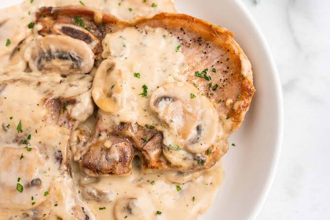 Cream of Mushroom Pork Chops - Julie's Eats & Treats ®
