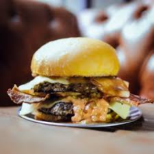 Double double not burger (doble medallón, queso mozzarella. Desde Cuando Se Celebra El Dia De La Hamburguesa