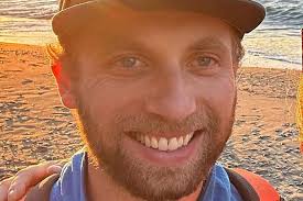 Wyoming Skiers Unintentionally Trigger Avalanche That Kills 1, Buries  Another