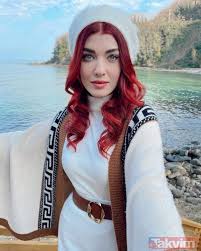 Kuzey yıldızı dizisi ile tanınan güzel aktirist aslıhan güner'in farklı saç renkleri ve saç stilleri ile oluşturduğumu tam olarak 35 görsellik bu videomuzu. Kuzey Yildizi Nin Kizil Sacli Yildiz I Aslihan Guner Imaj Degistirdi Son Halini Goren Sasti Kaldi Sosyal Medya Onu Konustu Galeri Takvim