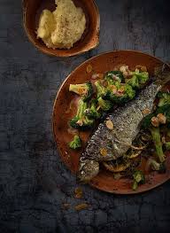 Forelle Aus Dem Ofen Mit Kartoffelstampe Und Mandelbrokkoli Von Horst Lichter Lebensmittel Essen Rezepte Lecker