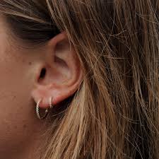 Welcome to what's in my beach bag: 🌞 What are your beach bag essentials??