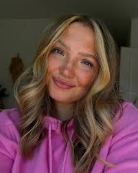 Celeste Howard (@celesteh0ward) • Instagram photos and videos