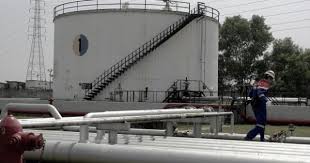 Abstrak aktifitas pertambangan dianggap seperti uang logam yang memiliki dua sisi yang saling berlawanan, yaitu sebagai sumber kemakmuran sekaligus perusak lingkungan yang sangat potensial. Pertamina Mulai Bangun Tangki Penyimpanan Kilang Kasim Tahun Ini Migas Katadata Co Id