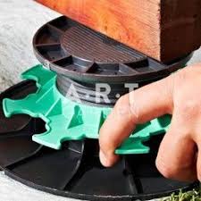Réalisez votre terrasse en bois facilement et rapidement grâce à ce plot réglable de 40 à 60 mm. Reglage Facile Du Plot Pour Lambourde Reglable 40 65 Mm Jouplast Projets De Menuiserie Sympas Terrasse Bois Terrasse