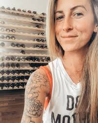 ｃｈａｋｒａｓ Yesterday, I woke up, and felt off. Not necessarily bad, just off.  I went straight to my zen den- put some oils in the diffuser- centered  myself and grabbed my pendulum.