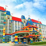 Isi khotbahnya adalah penjelasan mengenai jalan tengah yang ditemukannya, yaitu berupa. Top Hotels In Pontian From 6 Free Cancellation On Select Hotels Expedia