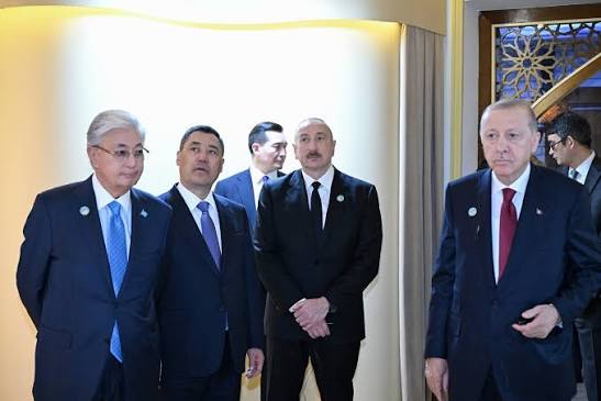 Prezident İlham Əliyev və TDT-nin qeyri-rəsmi Zirvə görüşünün digər  iştirakçıları Türküstanda bir sıra mədəni məkanlarla tanış olublar.  https://president.az/az/articles/view/72385