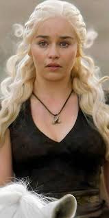 Hit ❤ IF Dany should sit