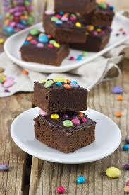 Finden sie hochwertige fotos, die sie anderswo vergeblich suchen. Saftige Brownies Mit Smarties Rezept Sweets Lifestyle