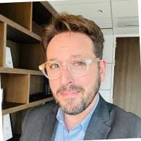 Alex Amis's Instagram, Twitter & Facebook