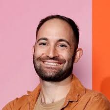 Sarah Posnak's Instagram, Twitter & Facebook