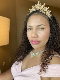 Jocelyn Dow's Instagram, Twitter & Facebook