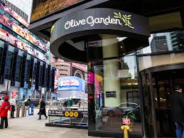 Olive Garden S Times Square Restaurant Is Losing 300 000 Every Week Business Insider
