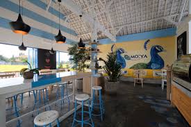 Tema kelas ungu dan pink. 10 Desain Interior Cafe Mini Ini Sangat Instagrammable Arsitag