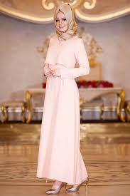 Somon rengi tüm ten renkleri ile uyum yakalayabilen renkler arasında yer almaktadır. Tesettur Somon Renk Kiyafet Modasi Moda Tesettur Giyim