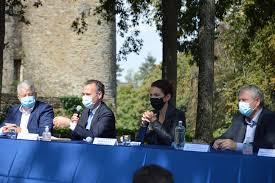 Christelle Morancais Presidente De La Region Pays De La Loire Et Philippe Grosvalet President Du Departement De Loire Atlantique En Visite A Chateaubriant Ce Vendredi 11 Septembre