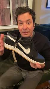 Tonight show, jimmy fallon, nike, go flyease. B R Kicks Jimmy Fallon Tries Nike Go Flyease Facebook