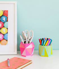 Pour organiser notre atelier couture, notre salle de bain ou une chambre d'enfant, rien de plus simple que de se coudre des. 1001 Projets Fantastiques Pour S Amuser Avec Une Activite Manuelle Pour Ado